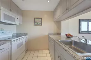 100 Old Palisade Road 3414, Fort Lee, NJ 07024 - Photo 9