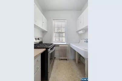 20 Garber Square C1 #C1, Ridgewood, NJ 07450 - Photo 7