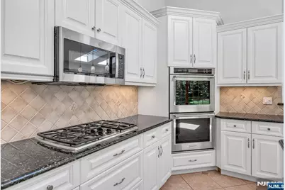 309 South Drive, Paramus, NJ 07652 - Photo 17