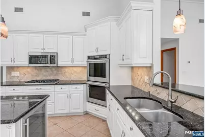 309 South Drive, Paramus, NJ 07652 - Photo 19