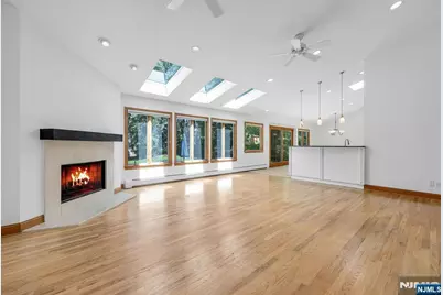 309 South Drive, Paramus, NJ 07652 - Photo 15