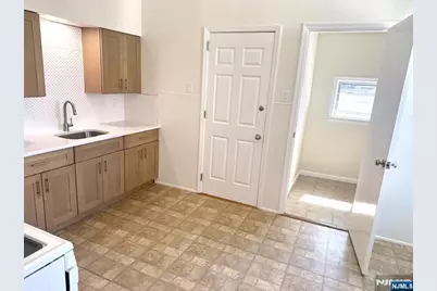 210-212 Maple Street 2 #2, Kearny, NJ 07032 - Photo 3