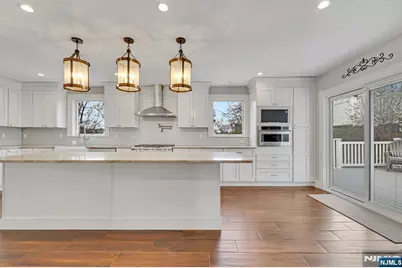 346 Carmita, Rutherford, NJ 07070 - Photo 9