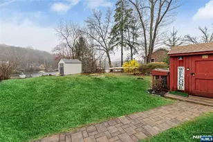 24 Broadway, West Milford, NJ 07480 - Photo 31