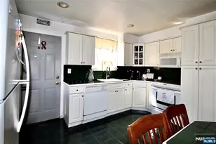 37-17 Jasper Rd, Fair Lawn, NJ 07410 - Photo 7