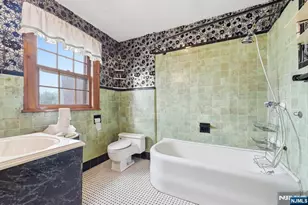 192 Kings Ct, Teaneck Township, NJ 07666 - Photo 29