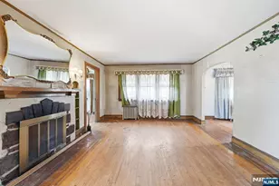 192 Kings Ct, Teaneck Township, NJ 07666 - Photo 11