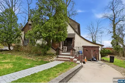 192 Kings Court, Teaneck Township, NJ 07666 - Photo 3