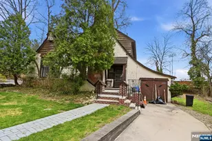 192 Kings Ct, Teaneck Township, NJ 07666 - Photo 3