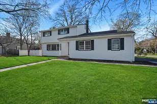 56 Manor Rd, Harrington Park, NJ 07650 - Photo 3