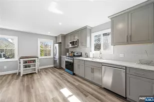 194 Ramapo Valley Rd, Oakland, NJ 07436 - Photo 9