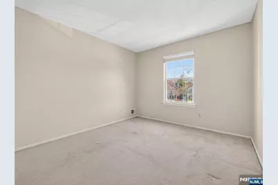 403 Poets Way 403 #403, Mahwah, NJ 07430 - Photo 13