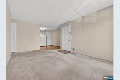 403 Poets Way 403 #403, Mahwah, NJ 07430 - Photo 5