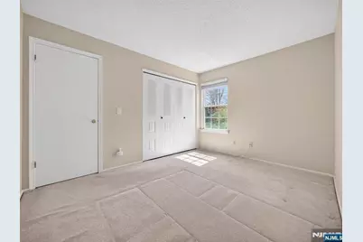 403 Poets Way 403 #403, Mahwah, NJ 07430 - Photo 9