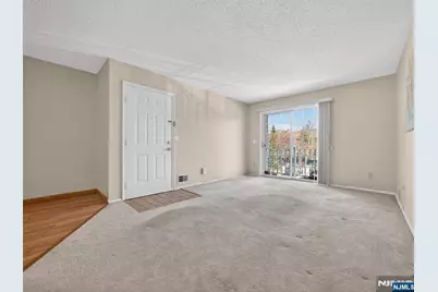 403 Poets Way 403 #403, Mahwah, NJ 07430 - Photo 3