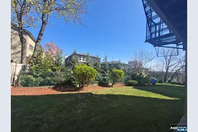 91 Myrtle Avenue 1 #1, Edgewater, NJ 07020 - Photo 3