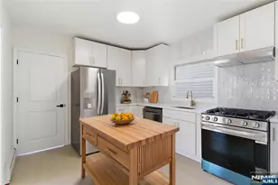 56 Holmes St, Belleville, NJ 07109 - Photo 3