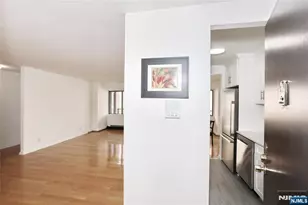 150 Overlook Ave 7A, Hackensack, NJ 07601 - Photo 7