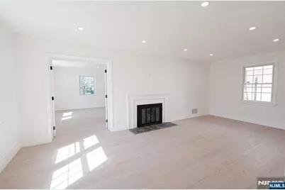 52 Surrey Lane, Tenafly, NJ 07670 - Photo 9