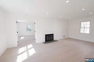 52 Surrey Ln, Tenafly, NJ 07670 - Photo 9