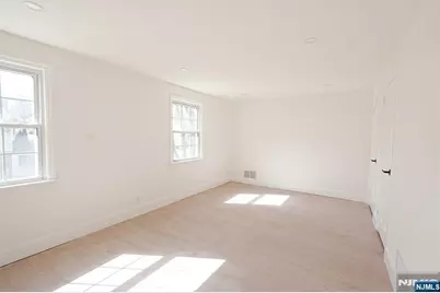 52 Surrey Lane, Tenafly, NJ 07670 - Photo 15