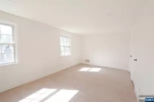 52 Surrey Ln, Tenafly, NJ 07670 - Photo 15