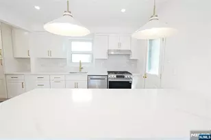 52 Surrey Ln, Tenafly, NJ 07670 - Photo 7