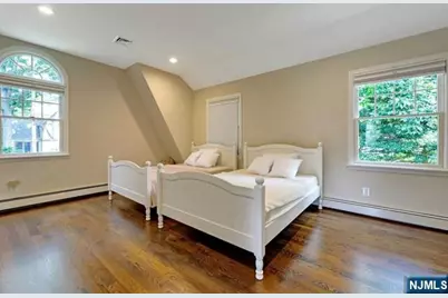 343 N Monroe Street, Ridgewood, NJ 07450 - Photo 17