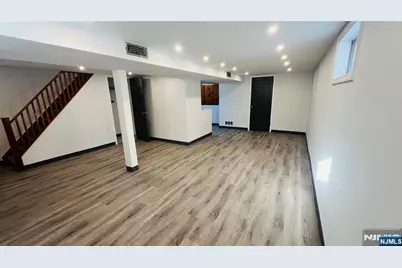 815 Highland Avenue, Paramus, NJ 07652 - Photo 23