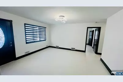 815 Highland Avenue, Paramus, NJ 07652 - Photo 11