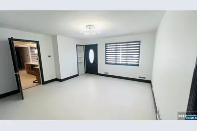 815 Highland Avenue, Paramus, NJ 07652 - Photo 9