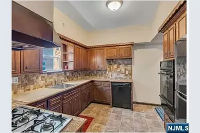 649 New Jersey Avenue 1 #1, Lyndhurst Township, NJ 07071 - Photo 7