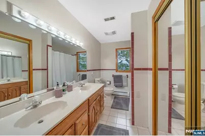 245 Wilson Avenue, Lyndhurst Township, NJ 07071 - Photo 35