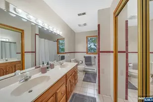 245 Wilson Ave, Lyndhurst Township, NJ 07071 - Photo 35