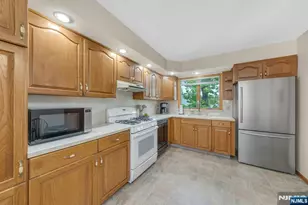 245 Wilson Ave, Lyndhurst Township, NJ 07071 - Photo 25