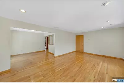 245 Wilson Avenue, Lyndhurst Township, NJ 07071 - Photo 5