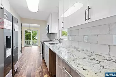 24 Irving Avenue, Englewood Cliffs, NJ 07632 - Photo 5