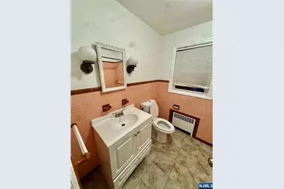 373 Floral Lane, Saddle Brook Township, NJ 07663 - Photo 11