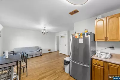 360 Gorge Road 2 #2, Cliffside Park, NJ 07010 - Photo 7