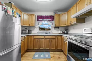 360 Gorge Road 2, Cliffside Park, NJ 07010 - Photo 17