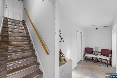 360 Gorge Road 2 #2, Cliffside Park, NJ 07010 - Photo 5