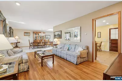 114 Crescent Avenue, Waldwick, NJ 07463 - Photo 7