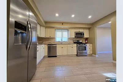 26 W Ruby Avenue 2 #2, Palisades Park, NJ 07650 - Photo 5