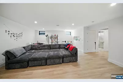 90 Columbus Drive, Tenafly, NJ 07670 - Photo 37