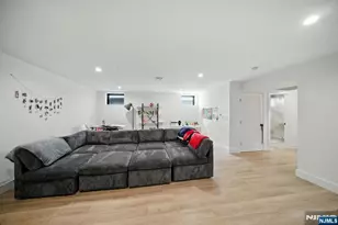 90 Columbus Dr, Tenafly, NJ 07670 - Photo 37