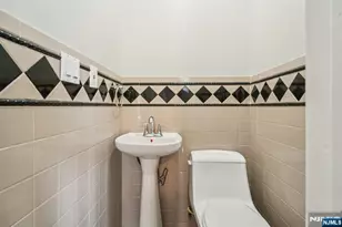 217 Grayson Pl, Teaneck Township, NJ 07666 - Photo 17