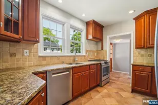 217 Grayson Pl, Teaneck Township, NJ 07666 - Photo 13