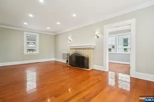 217 Grayson Pl, Teaneck Township, NJ 07666 - Photo 5