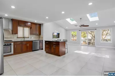 565 Center Street, Wood Ridge, NJ 07075 - Photo 3