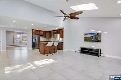 565 Center Street, Wood Ridge, NJ 07075 - Photo 5